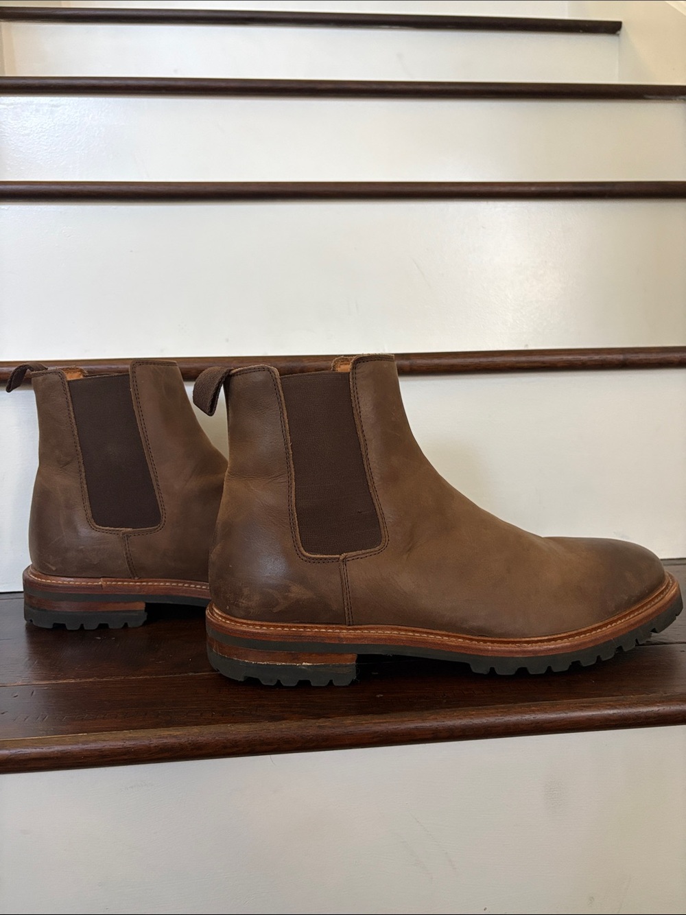 Banana Republic Men's Brown Leather Chukka Boots